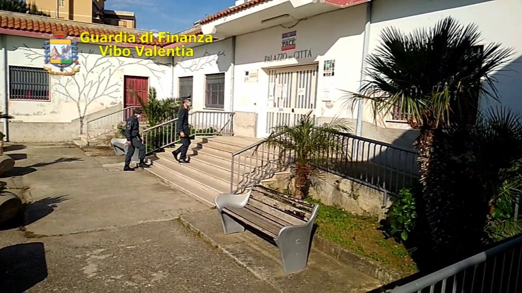 “Spiaggia libera”, nuovi guai per Gianluca Callipo: indagato per corruzione con un imprenditore – NOMI