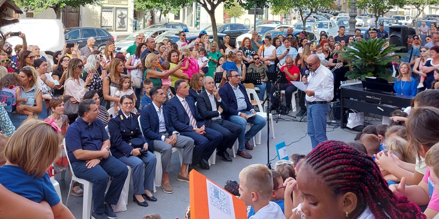 Lamezia, accoglienza in musica all’Istituto Comprensivo Perri-Pitagora