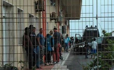 «Ci fanno vivere come schiavi», il racconto dei migranti della coop di Lucchino