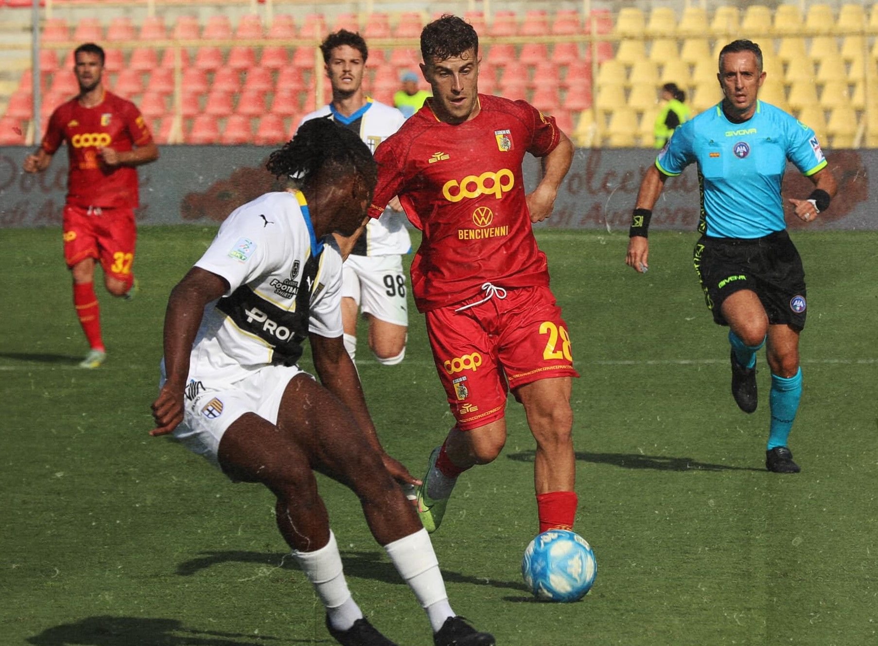 Sconfitta del Catanzaro contro il Parma: finisce 0-5