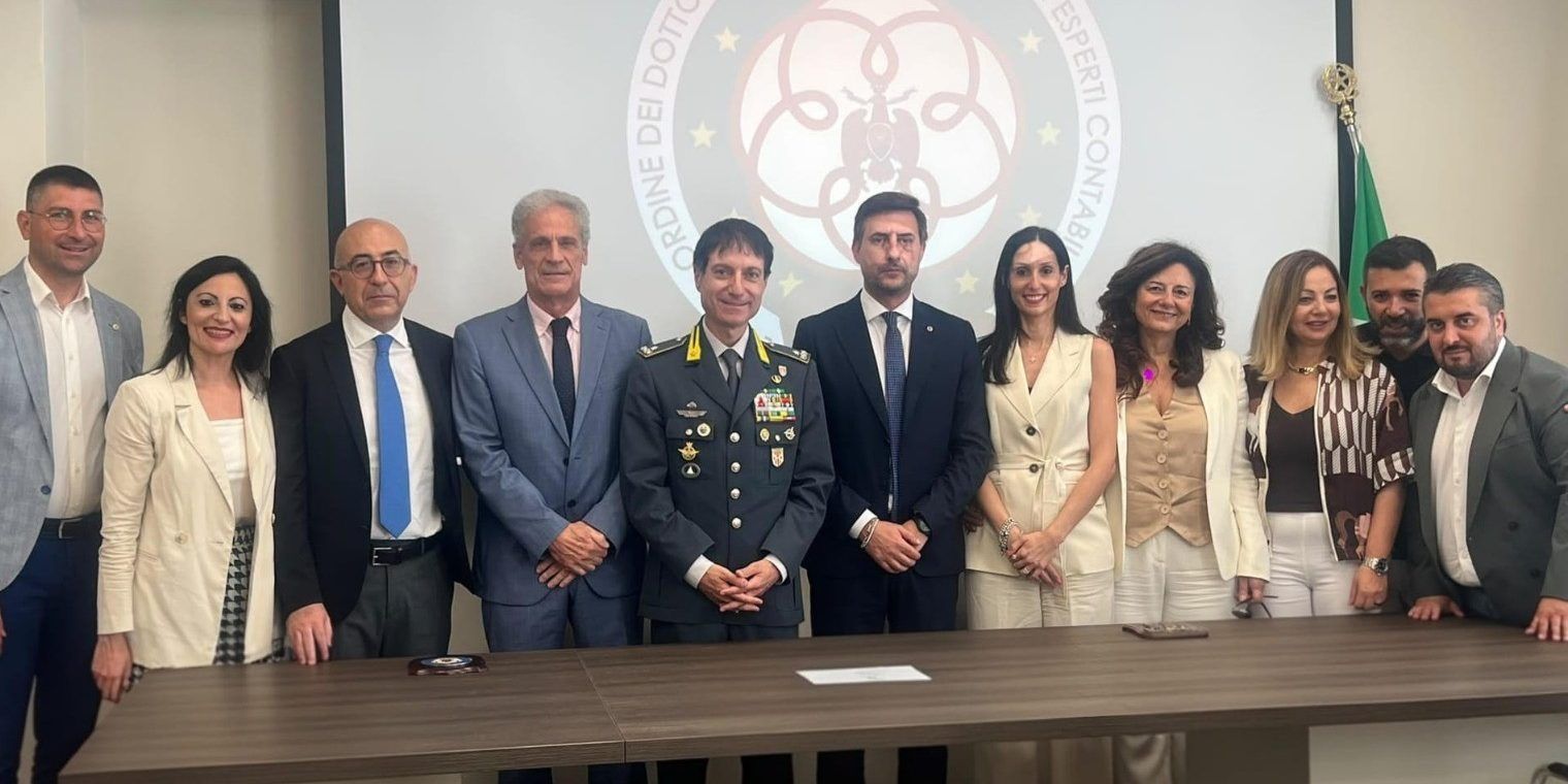 Catanzaro, incontro istituzionale tra il nuovo comandante regionale della Guardia di finanza e l’Ordine dei commercialisti