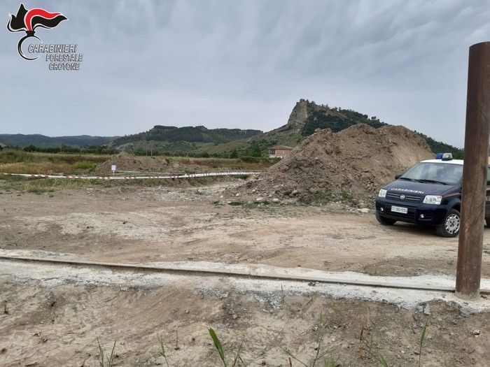 Sequestrata una cava abusiva nel crotonese