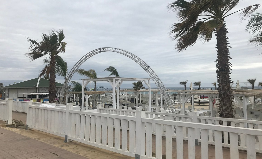 Dalle minacce agli incendi: a Lamezia il locale della movida nel mirino della criminalità