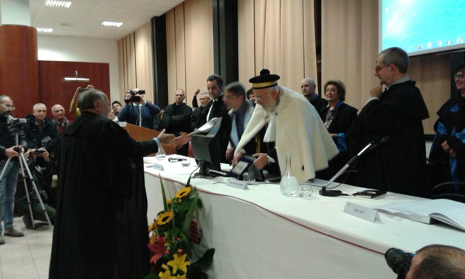 Emozione all’Unical per la laurea honoris causa a Lombardi Satriani