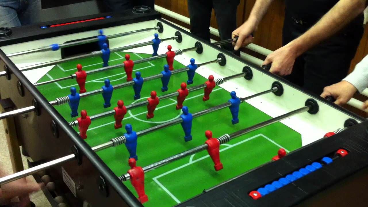 A Crucoli è vietato giocare a calcio, pallavolo e calciobalilla