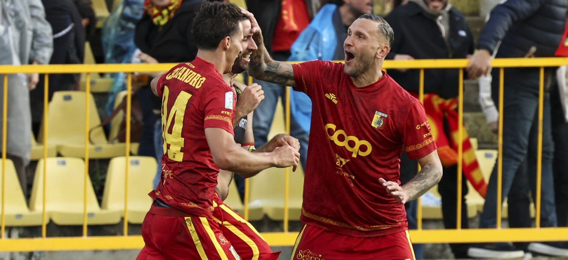 Il Catanzaro vola in semifinale e continua a sognare: Cesena battuto 1-0