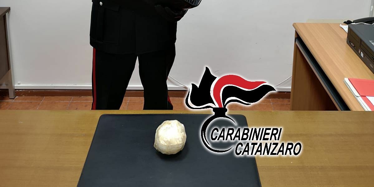 Spaccio di eroina nel Catanzarese, in cinque finiscono in manette