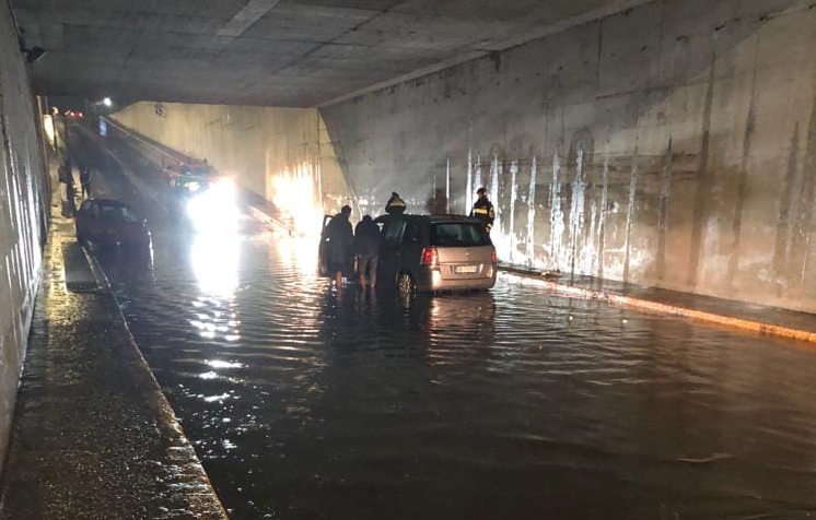 Il maltempo si abbatte su Corigliano Rossano: 90 millimetri di pioggia in due ore – VIDEO