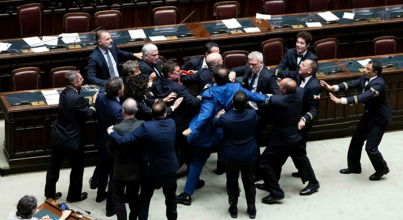 Che cosa ne è, nell’era della comunicazione universale, del discorso pubblico?