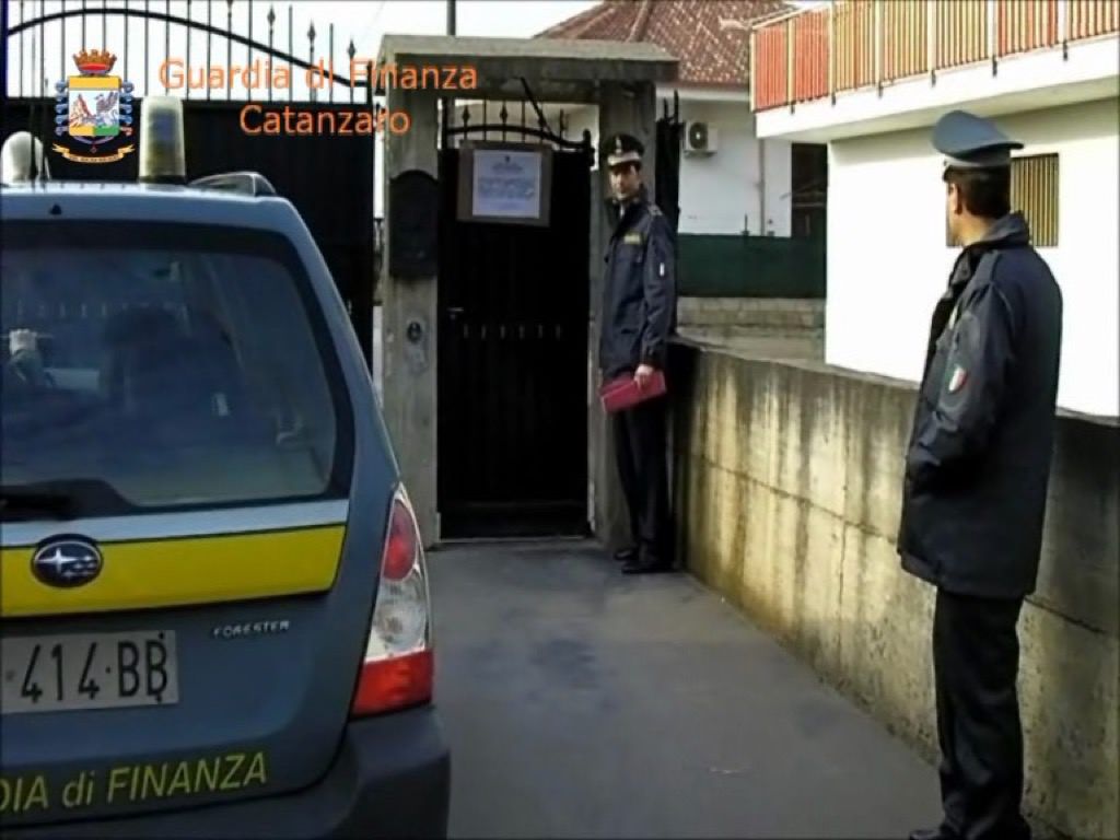 Colpo a patrimonio dei clan del Lametino, sigilli a beni per 1,5 milioni
