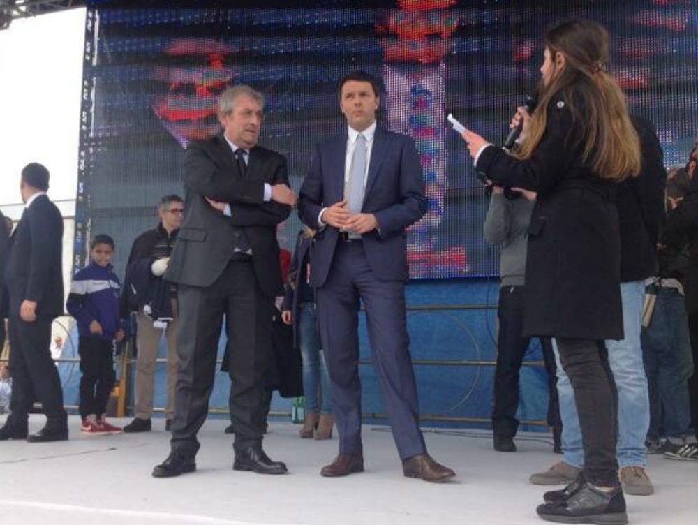 RENZI IN CALABRIA | Il premier sfida il Pd regionale