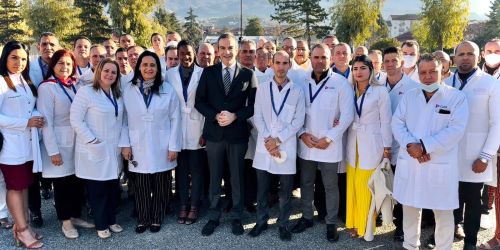 Arrivati in Calabria i primi 50 medici cubani, presto in servizio nel Reggino