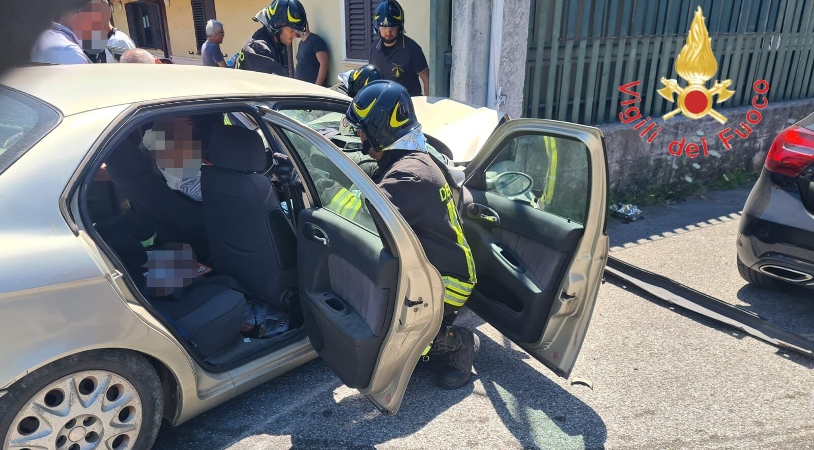 Incidente stradale a Lamezia Terme: tre auto coinvolte, una persona ferita