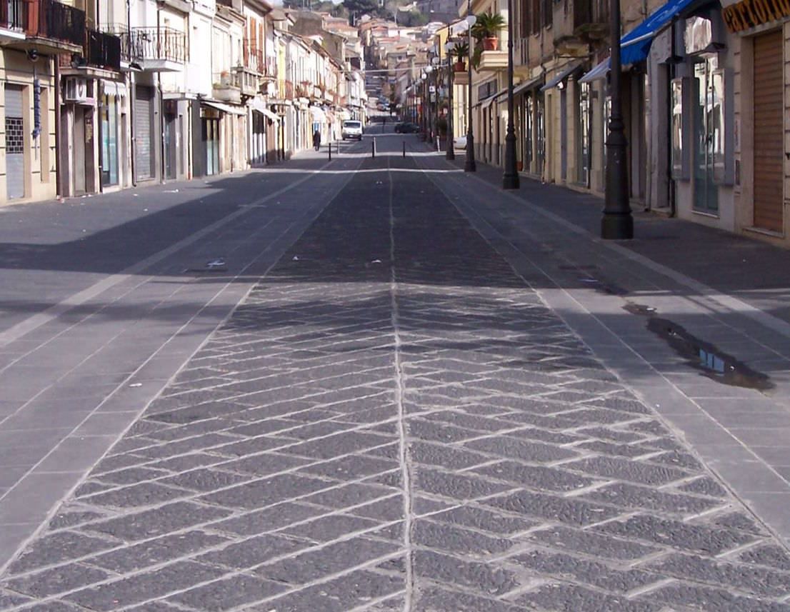 Ventenne aggredito da un "branco" di coetanei a Vibo