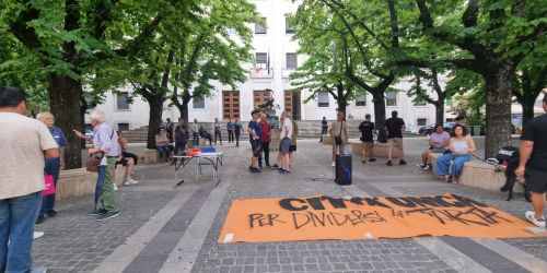 manifestazione cosenza no città unica
