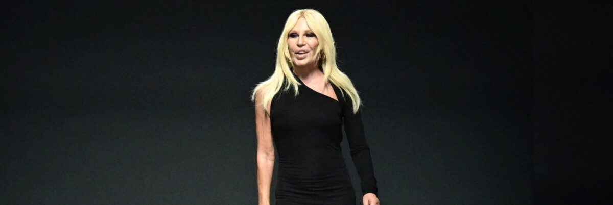 Donatella Versace lascia il ruolo di direttrice creativa del brand