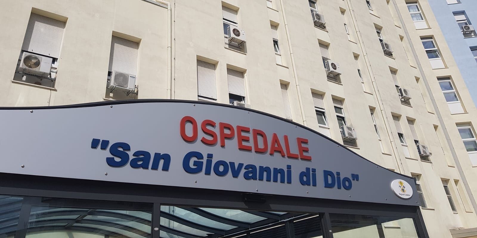 Caos all’ospedale di Crotone, climatizzazione fuori servizio in tre reparti