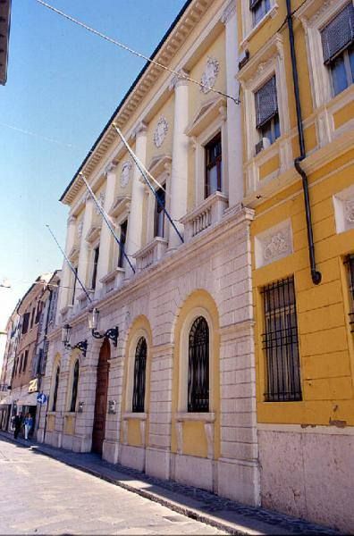 AEMILIA | Ombre sul Comune di Mantova