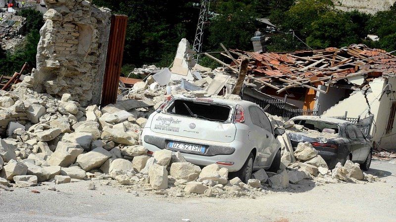 Terremoto, la solidarietà di Catanzaro e Crotone