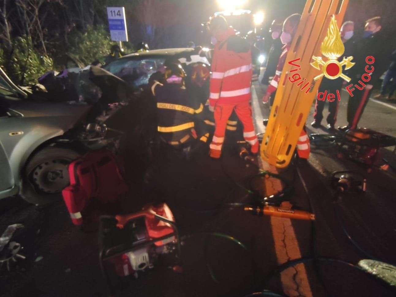 Scontro sulla Silana-Crotonese, sette feriti. Grave una bimba – FOTO E VIDEO