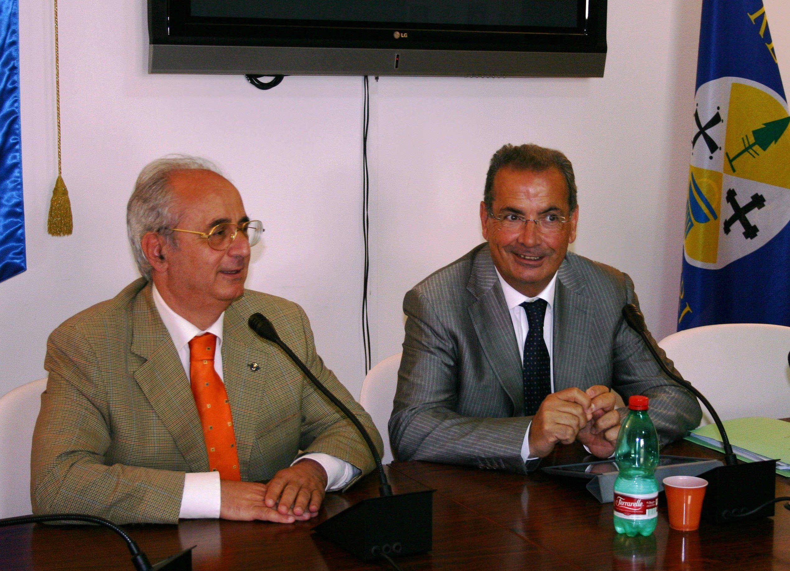 Gestione rifiuti, Pugliano: tariffe più alte e commissari ad acta