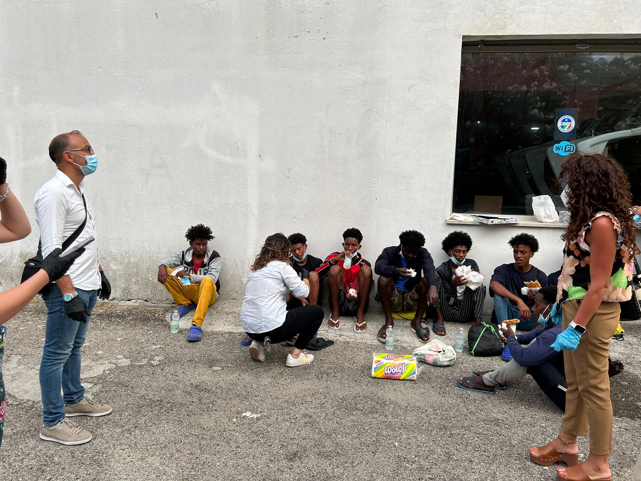 Salvati a Cariati otto minori eritrei in fuga