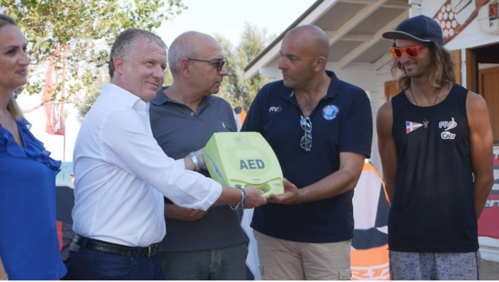 Crotone, Confagricoltura dona un defibrillatore al Circolo velico