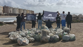 In Calabria detenuti e volontari ripuliscono le spiagge, raccolti oltre 700 kg di rifiuti – FOTO