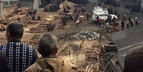 Esplosione in una miniera di carbone, è strage in Cina