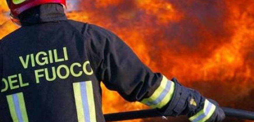 Incendi, oltre venti interventi in provincia di Reggio