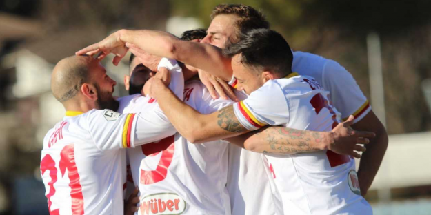 Covid, 12 positivi nel Catanzaro, partita rinviata