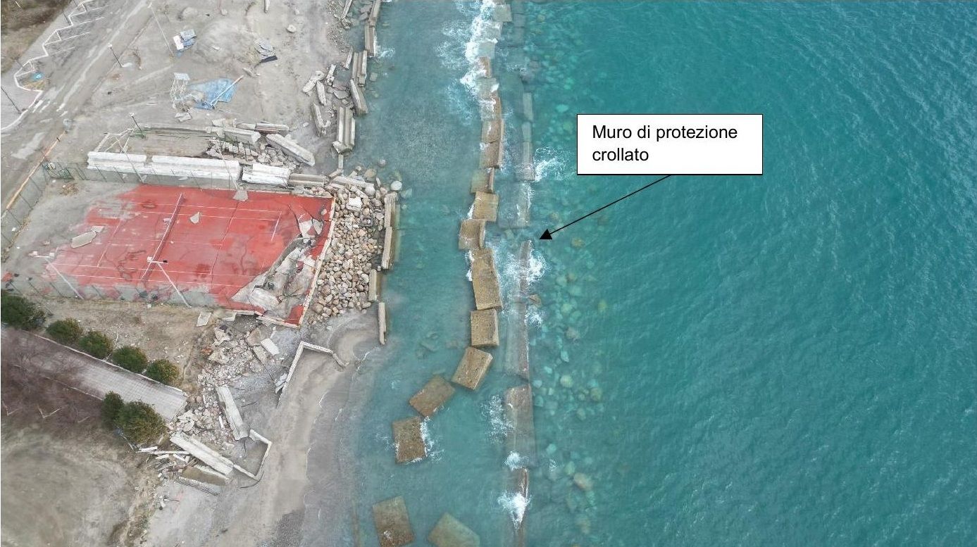 Caulonia, presentata la scheda danni per il recupero dei massi del lungomare