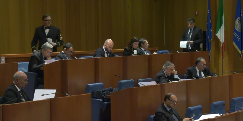 Consiglio regionale, il veleno nella coda. Il centrodestra si disunisce sull’ultima pratica