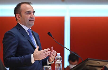 Lo Russo: «Piombino e Ravenna non basteranno, subito un rigassificatore a Gioia Tauro»