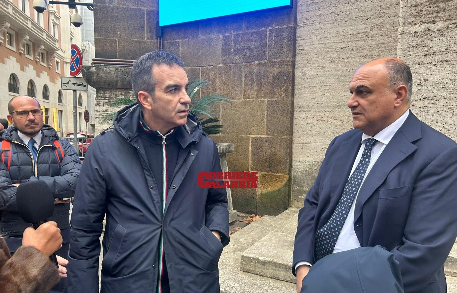 Il presidente Occhiuto a sorpresa al Mimit: «Non ho ascoltato i medici perché tengo a cuore i lavoratori Abramo» – VIDEO