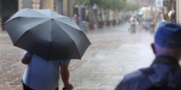 Piogge e temporali in arrivo in Calabria, allerta arancione per i settori tirrenici e meridionali