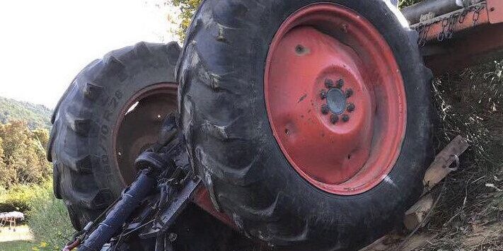 Tragedia in Sardegna, 58enne muore dopo una caduta dal trattore
