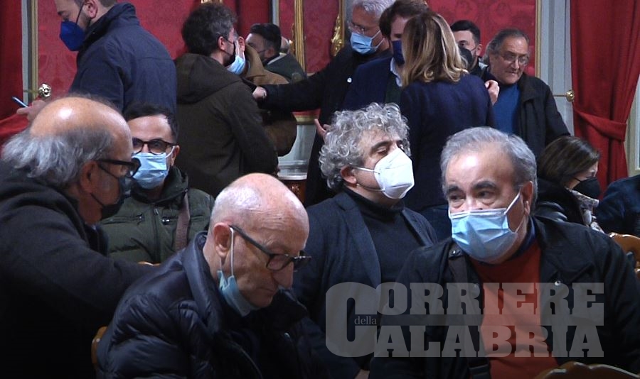 Pd di Cosenza, la quasi rissa può inguaiare Adamo, Covelli e Zuccarelli