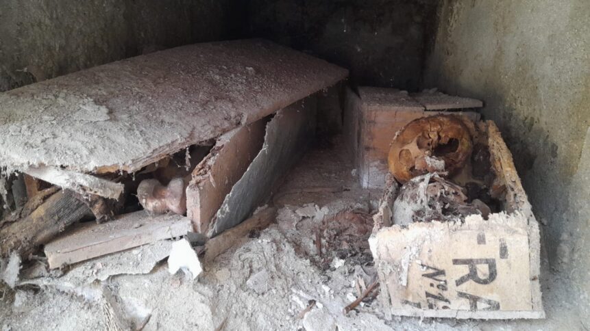 Mistero tra i loculi a San Giovanni. Cadaveri non registrati in una cappella privata
