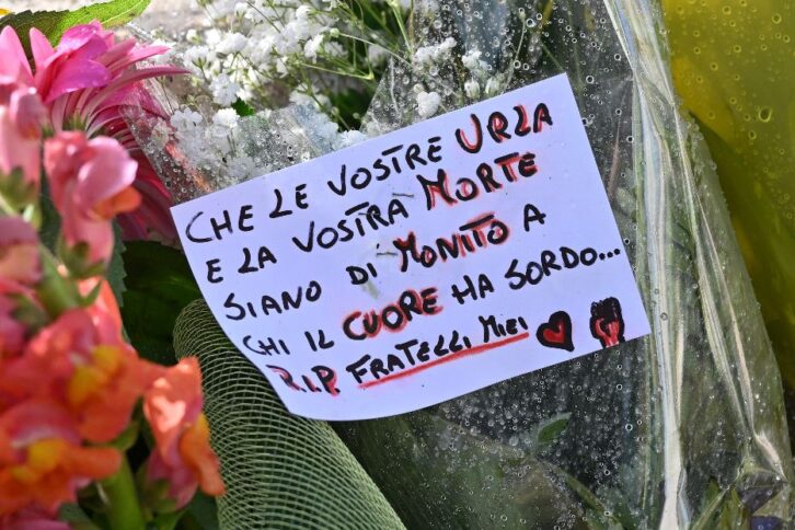 L'umanità dei calabresi davanti all'orrore di Cutro