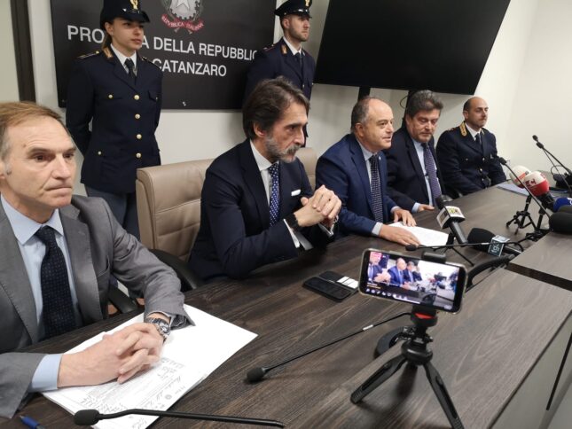 La filiera della disperazione. Gratteri: «Ricostruiti i viaggi dalla Turchia»