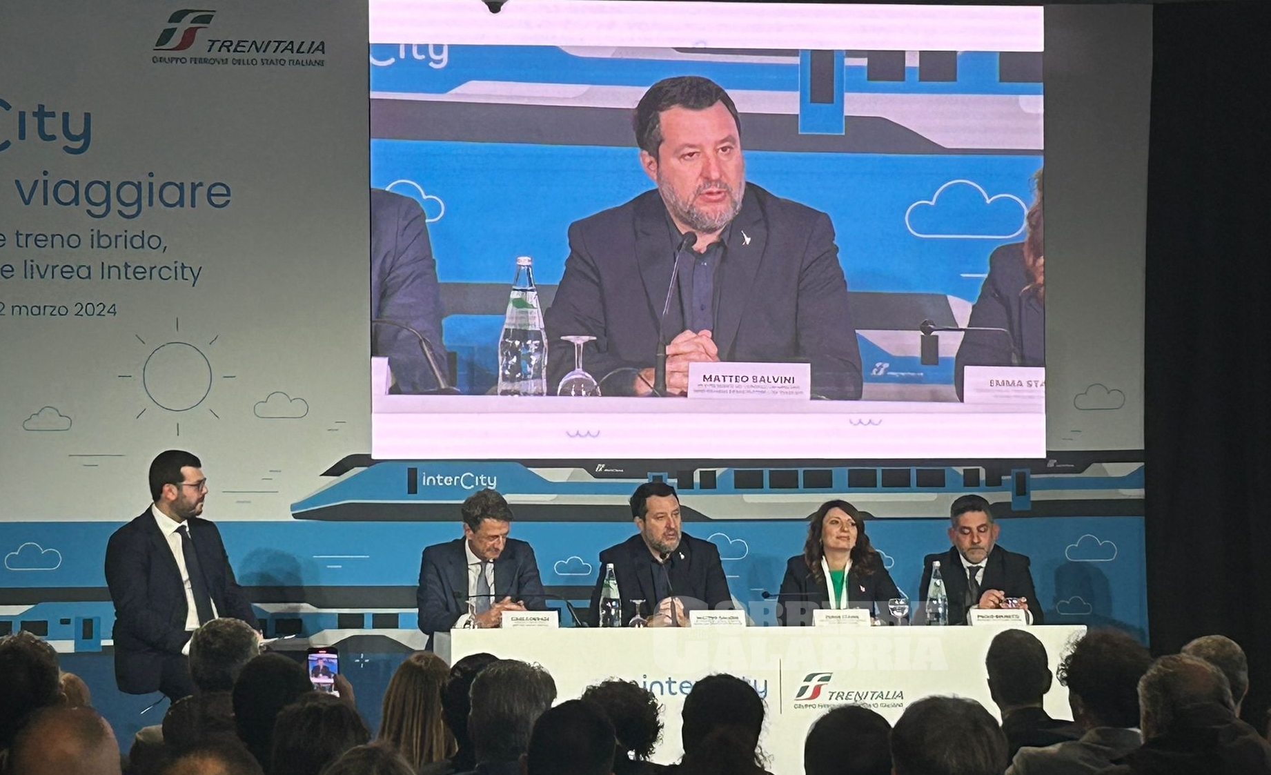 Salvini_Reggio_intercity