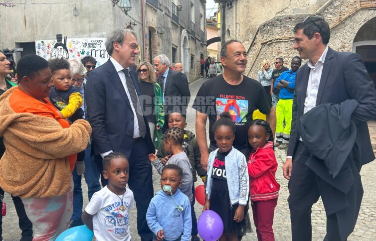 Riace lucano fratoianni