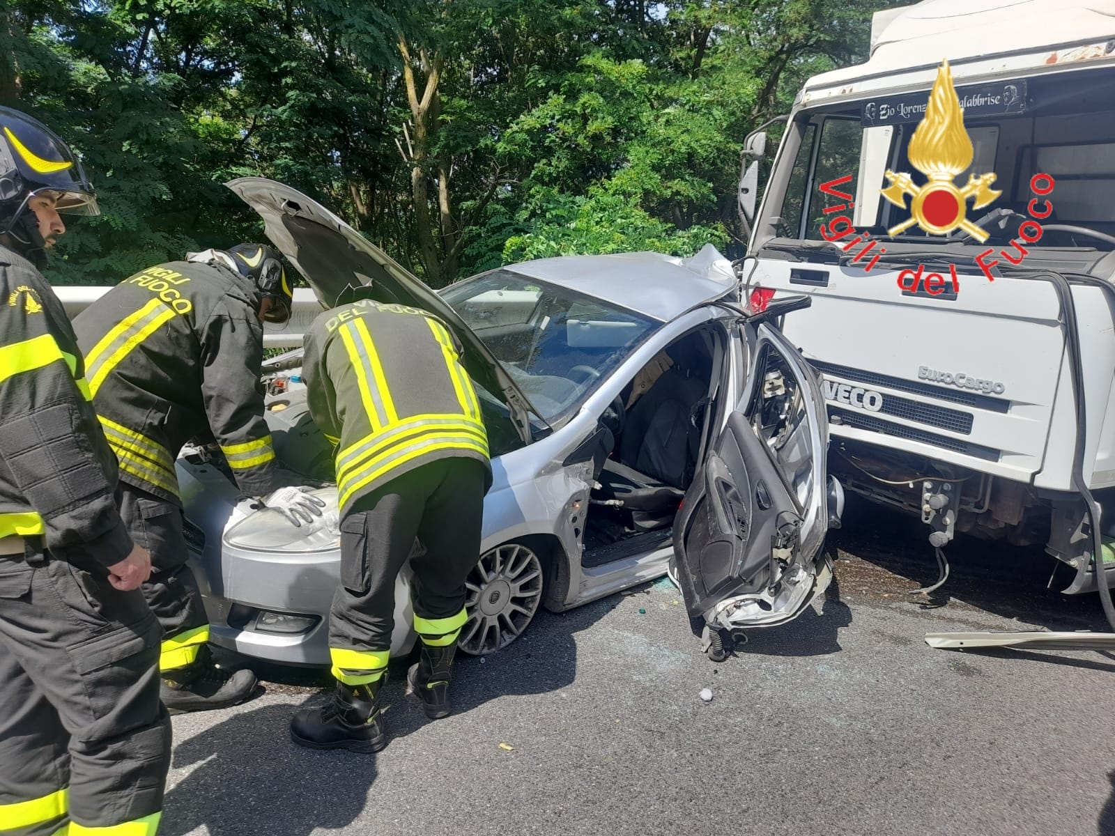 Tragico incidente sull'A2, un morto e due feriti