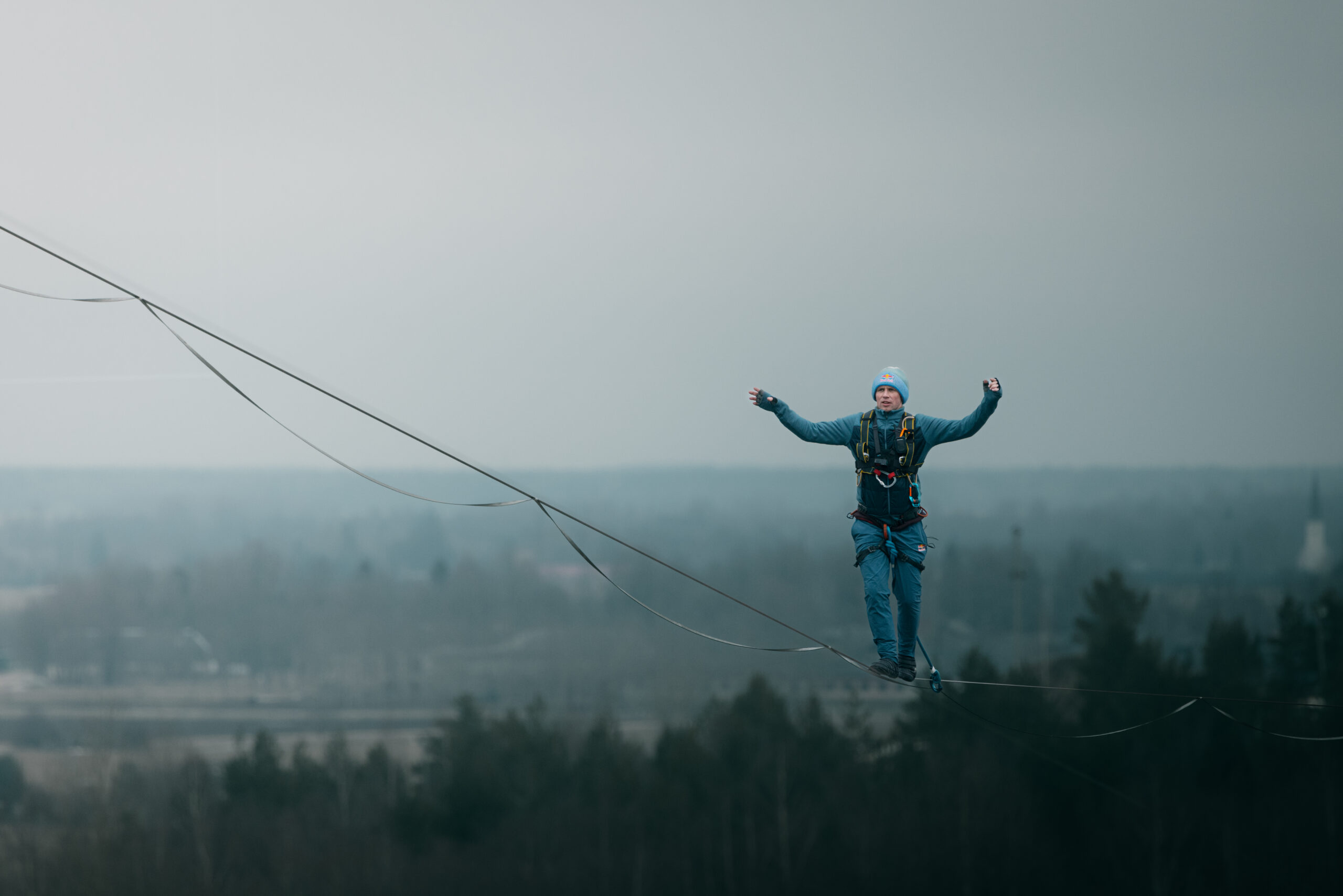 La traversata dello Stretto a 260 metri sul livello del mare la