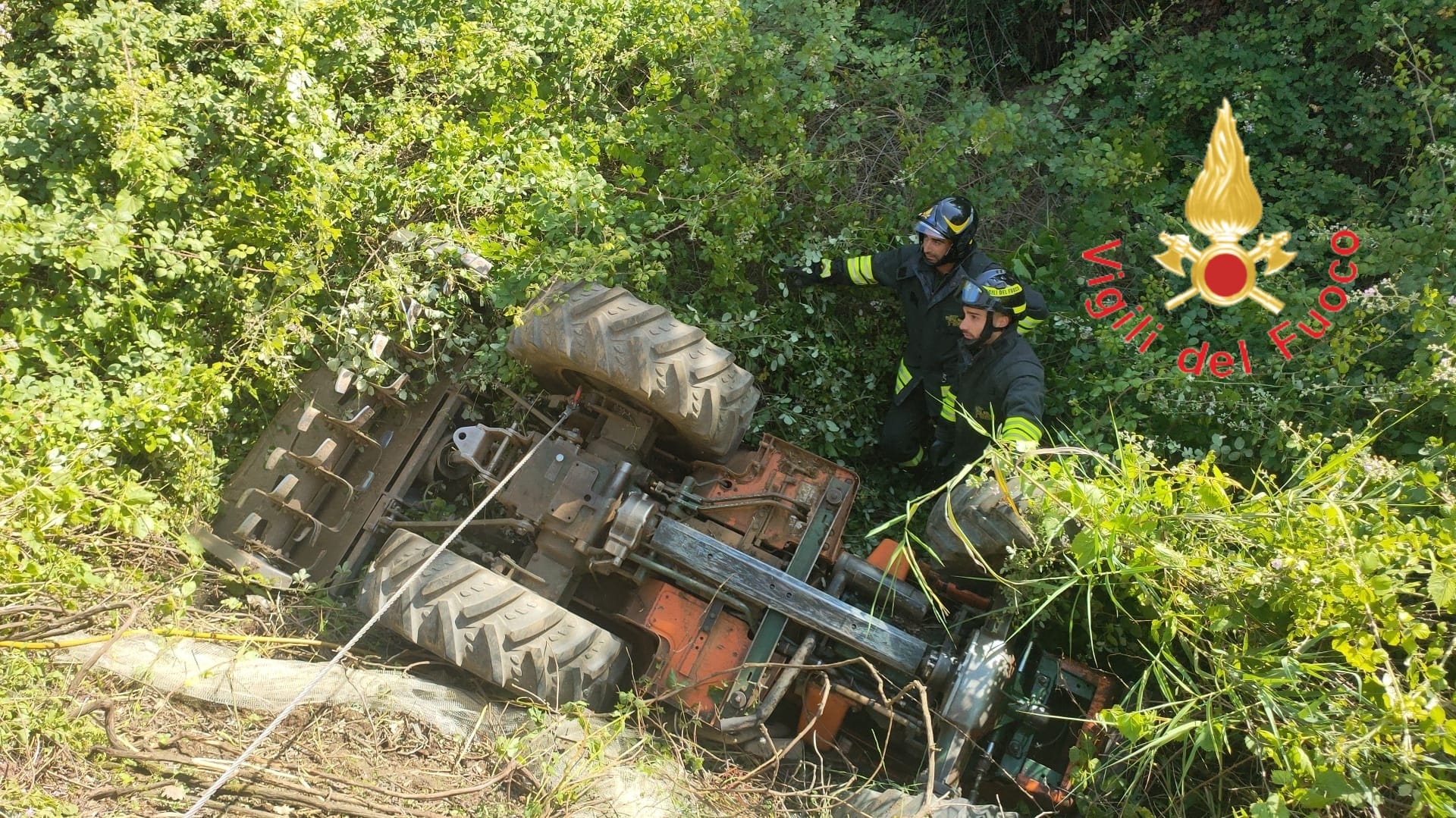 Si ribalta con il trattore, un morto a Ricadi