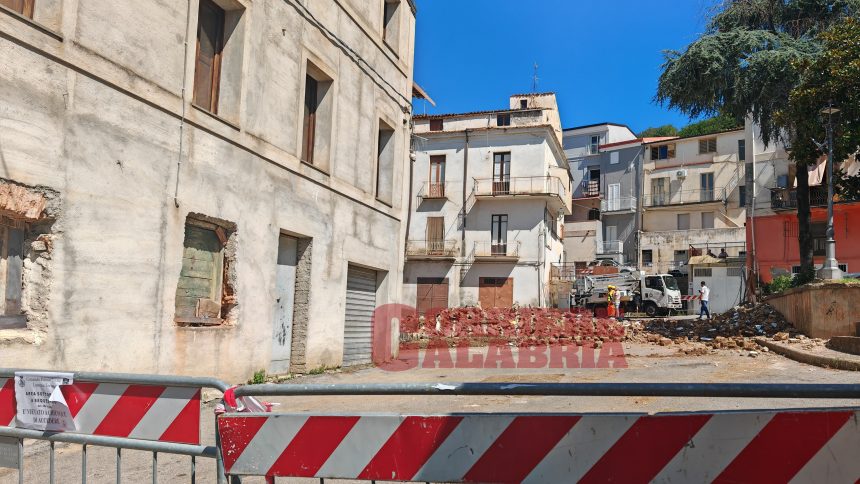 crollo palazzina sambiase lamezia
