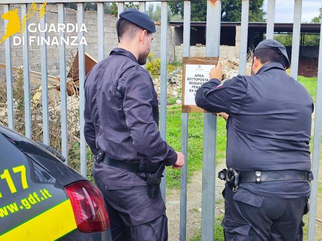 sigilli discarica crotone