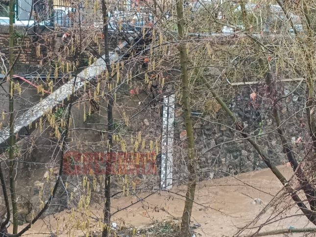 Indicatore livello acqua fiume busento